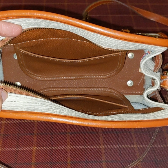 Dooney and Bourke vintage crossbody bag - Picture 5 of 6
